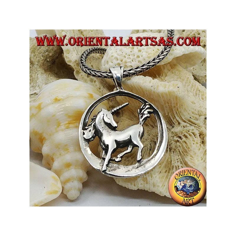 Colgante de plata unicornio en circulo