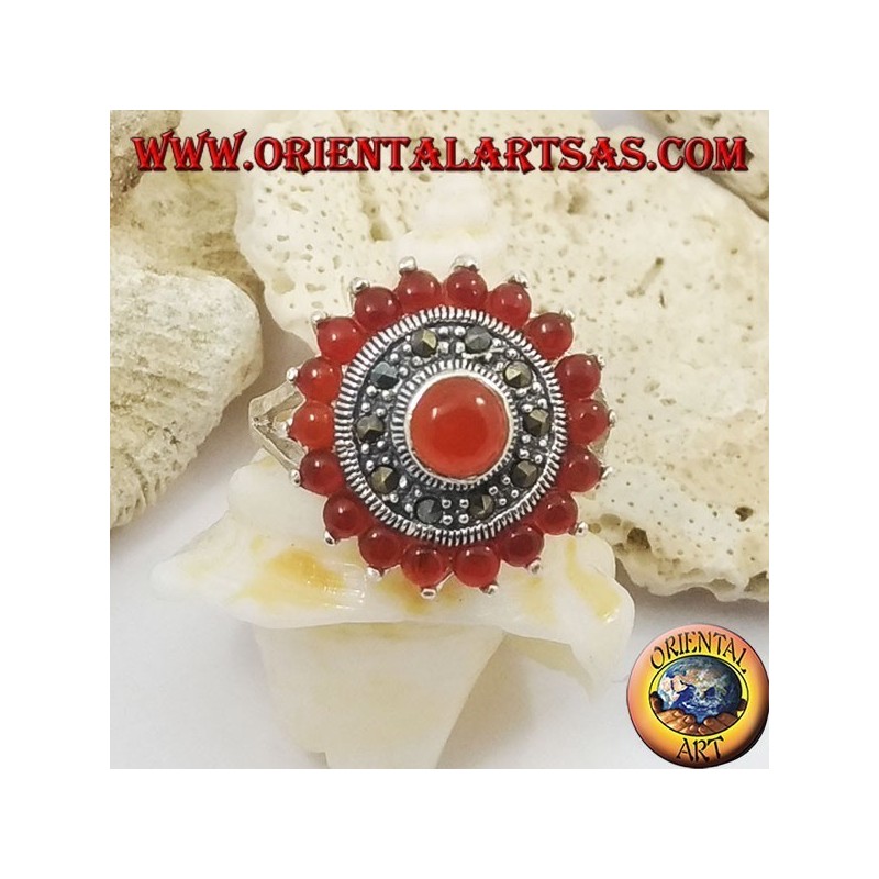 Bague marguerite en argent avec cornaline ronde entourée de marcassite et cornaline