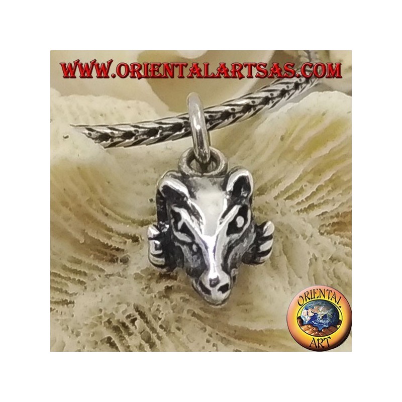 Colgante de plata con cabeza de Aries perforada (pequeña)
