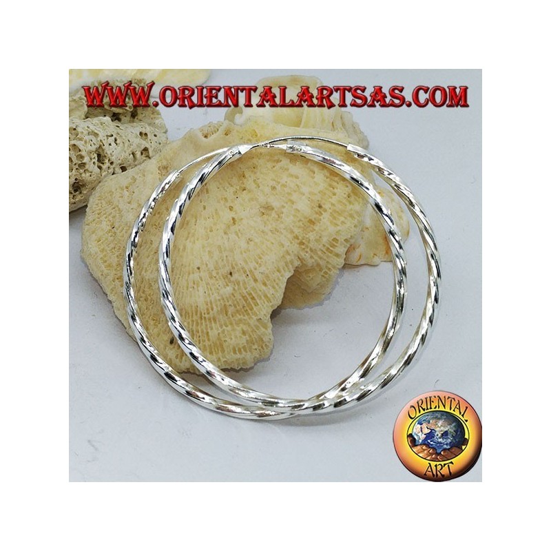 Boucles d'oreilles en argent avec cercle torsadé de 45 mm. de diamètre ⌀