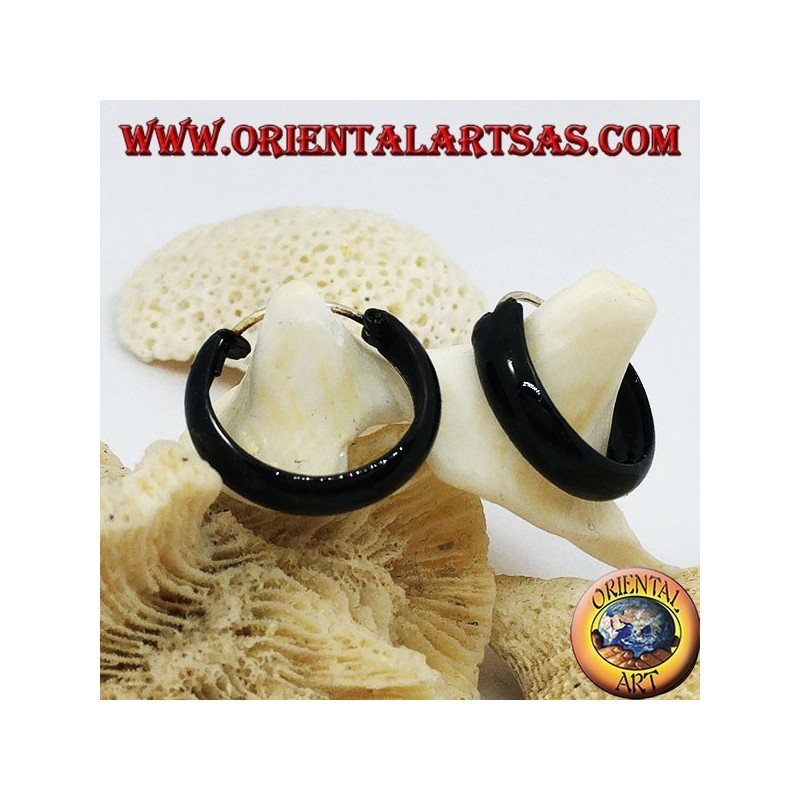 Silver earrings with rounded black enamelled circle 18 x 4 mm.