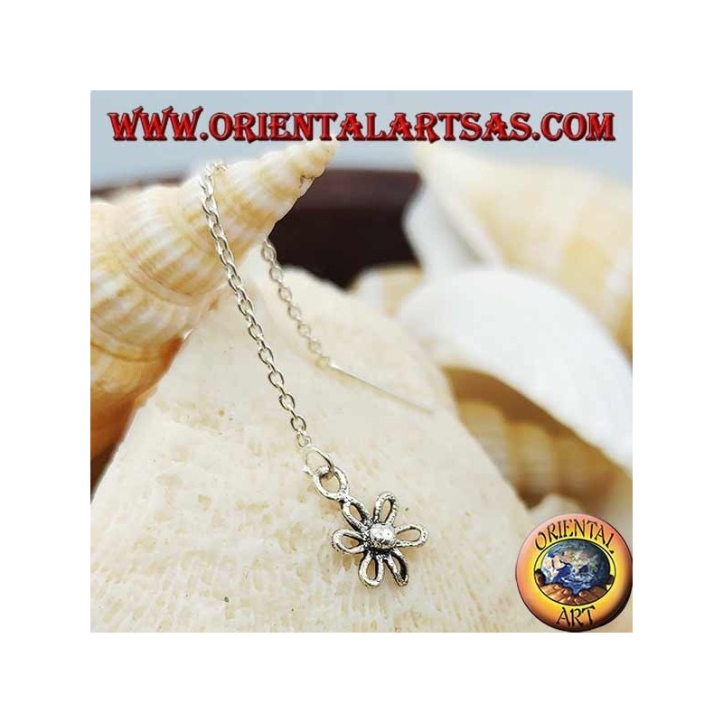 Pendientes de cadena de plata con flor de 6 cm.