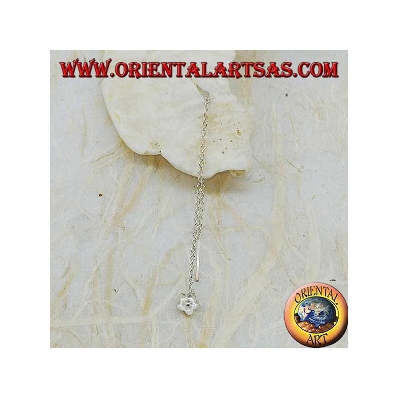 Pendientes de plata con cadena de estrella convexa con pedrería azul de 9 cm.