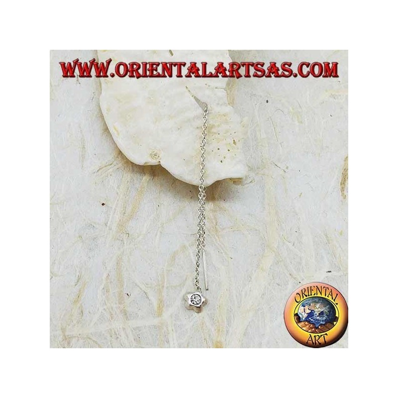 Silberne Ohrringe mit einer konvexen Sternkette mit 9 cm weißen Strasssteinen