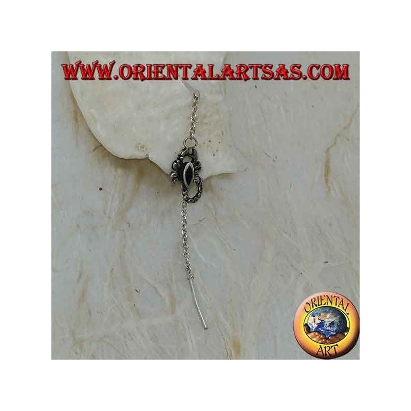 Silberne Kettenohrringe mit 7 cm Onyxskorpion