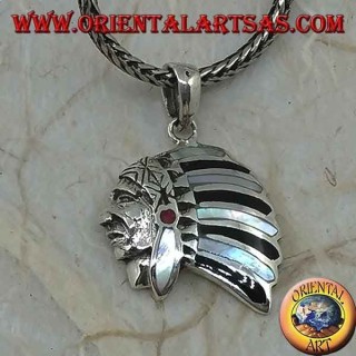 Pendentif en argent, profil d'un Indien natif avec coiffe en nacre