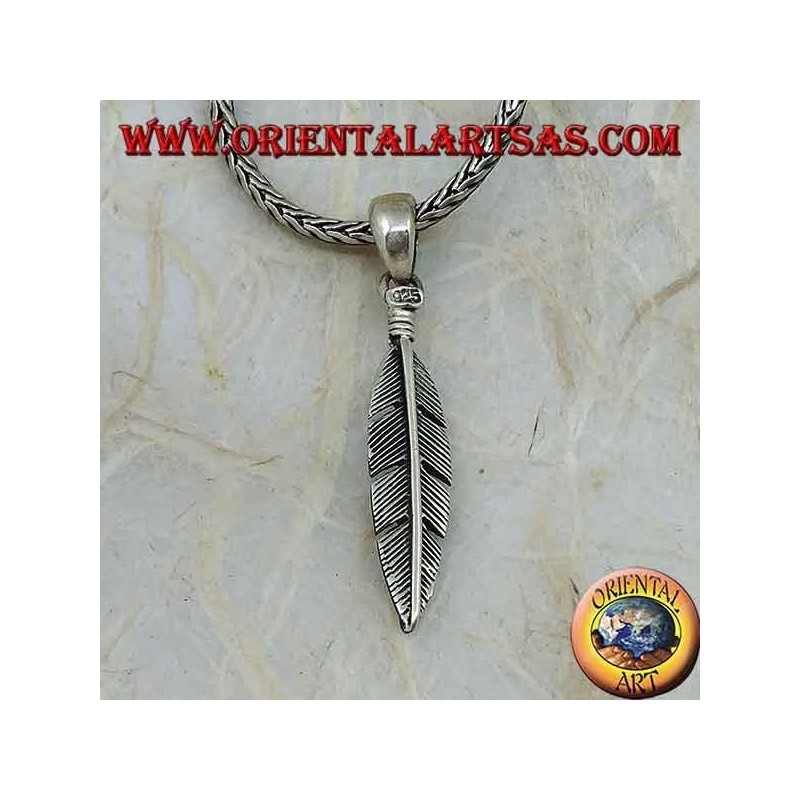 Pendentif plume en argent droit, symbole de purification (moyen)