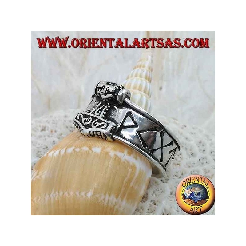 Bague en argent avec runes nordiques gravées et marteau de Thor en relief