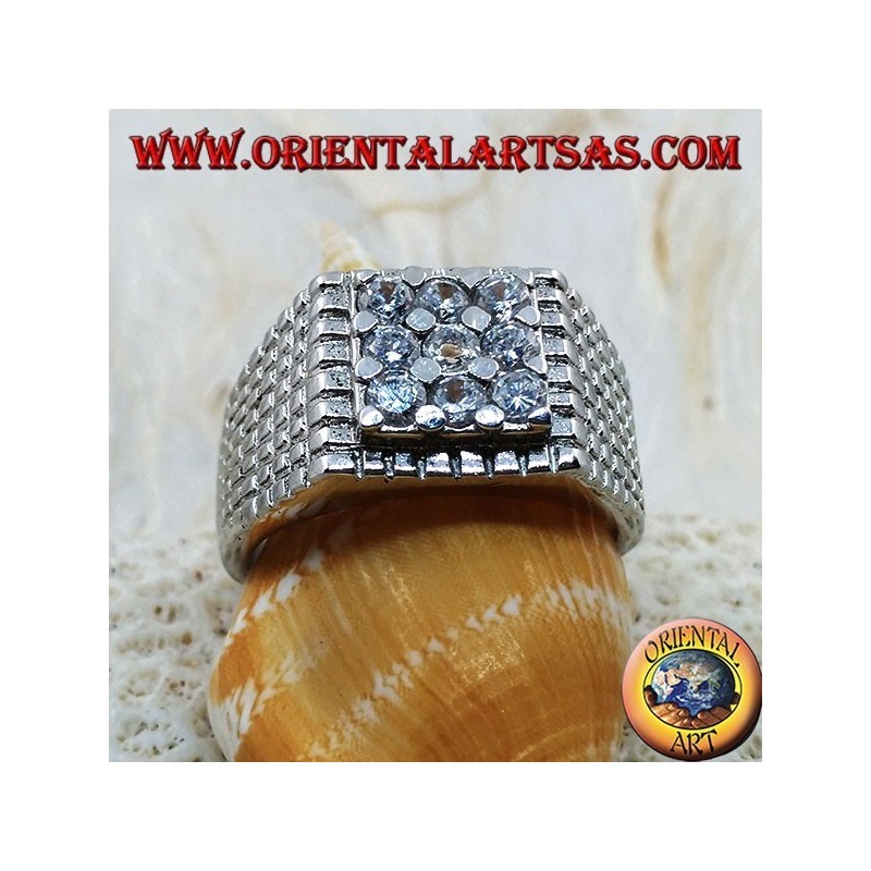 Bague en argent avec neuf zircons blancs