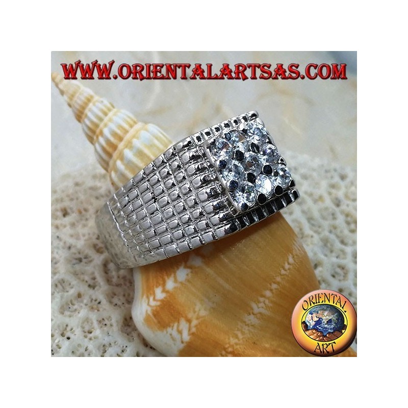 Anillo de plata con nueve circonitas blancas