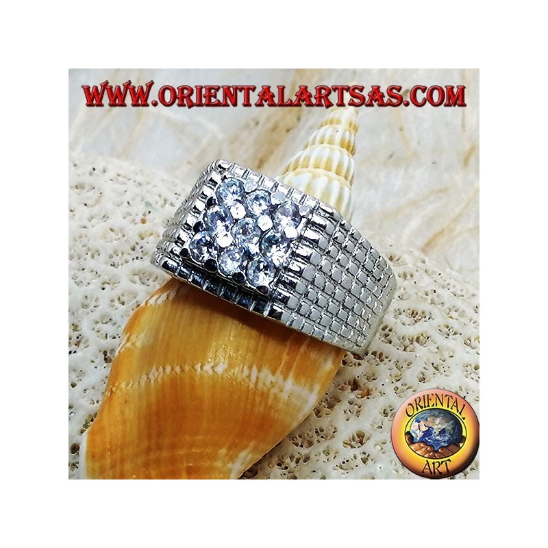 Bague en argent avec neuf zircons blancs