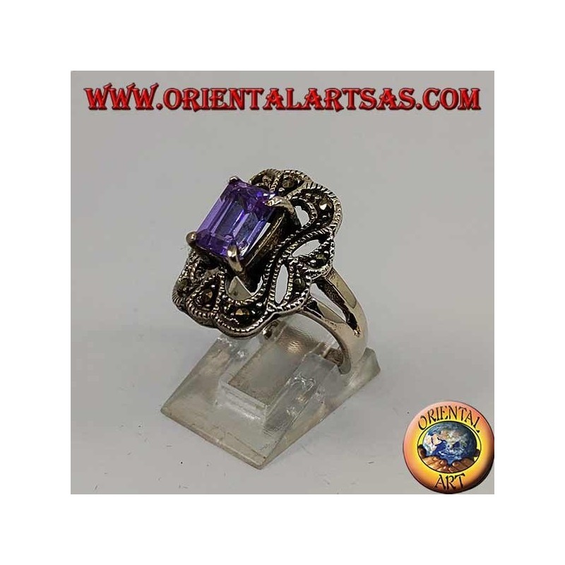 Abgeschrägter Silberring mit rechteckigem Amethyst, umgeben von Markasit