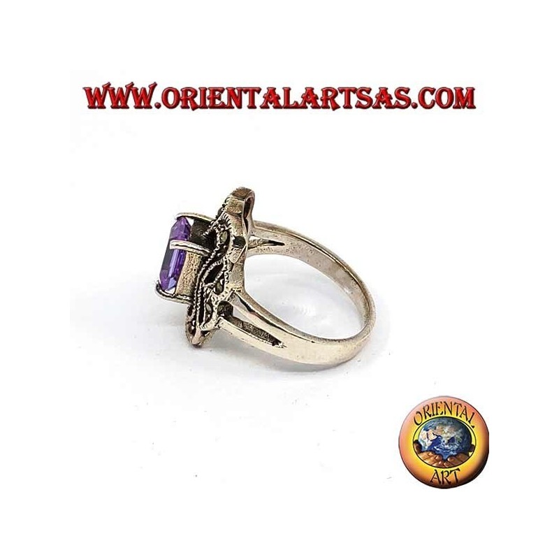 Abgeschrägter Silberring mit rechteckigem Amethyst, umgeben von Markasit