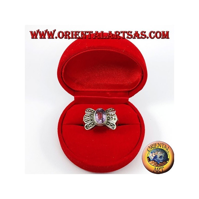 Bague en argent avec améthyste ovale naturelle entourée de marcassite