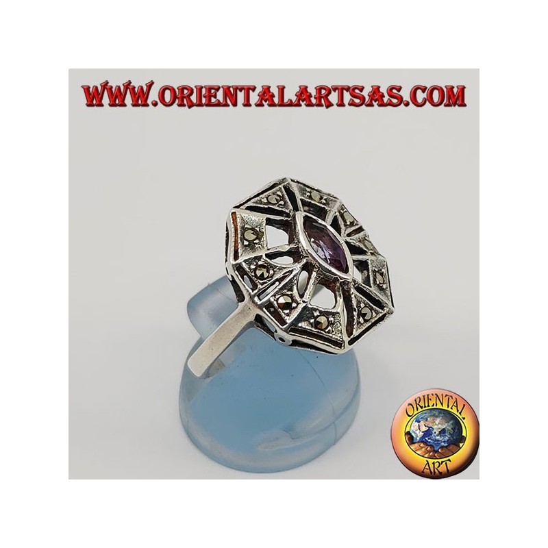 Bague octogonale en argent avec améthyste ovale naturelle entourée de marcassite
