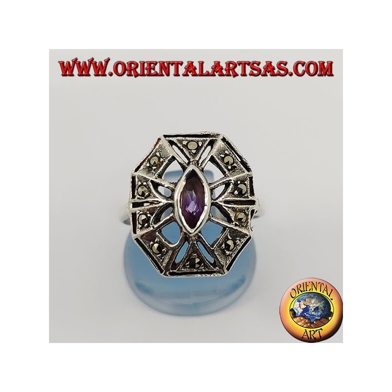 Anillo de plata octogonal con amatista ovalada natural rodeada de marcasita