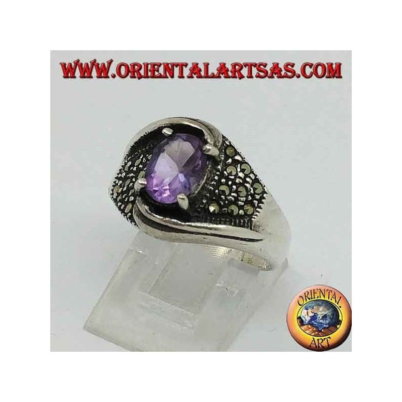 Anello in argento modello twist con ametista ovale naturale incastonata e marcassite