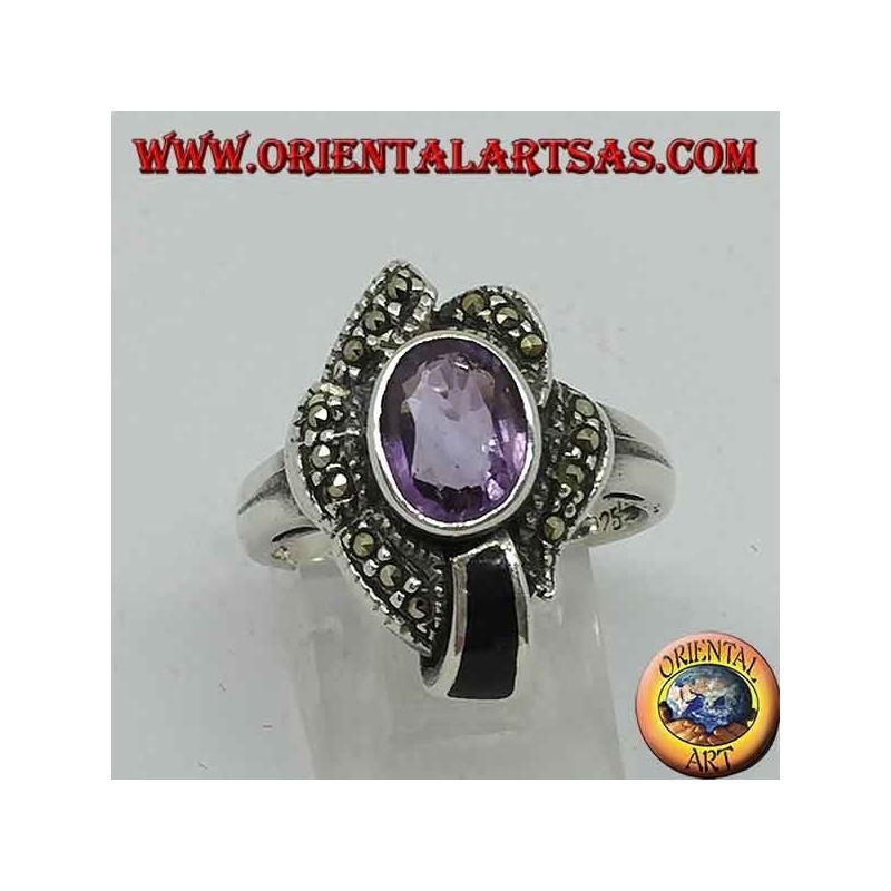 Anello in argento con ametista ovale naturale e onice contornata da marcassite