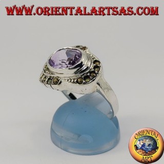 Anillo de plata amatista horizontal ovalado natural rodeado de marcasita