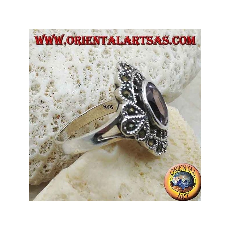 Anillo de plata con burbuja de diálogo con amatista ovalada natural y marcasita