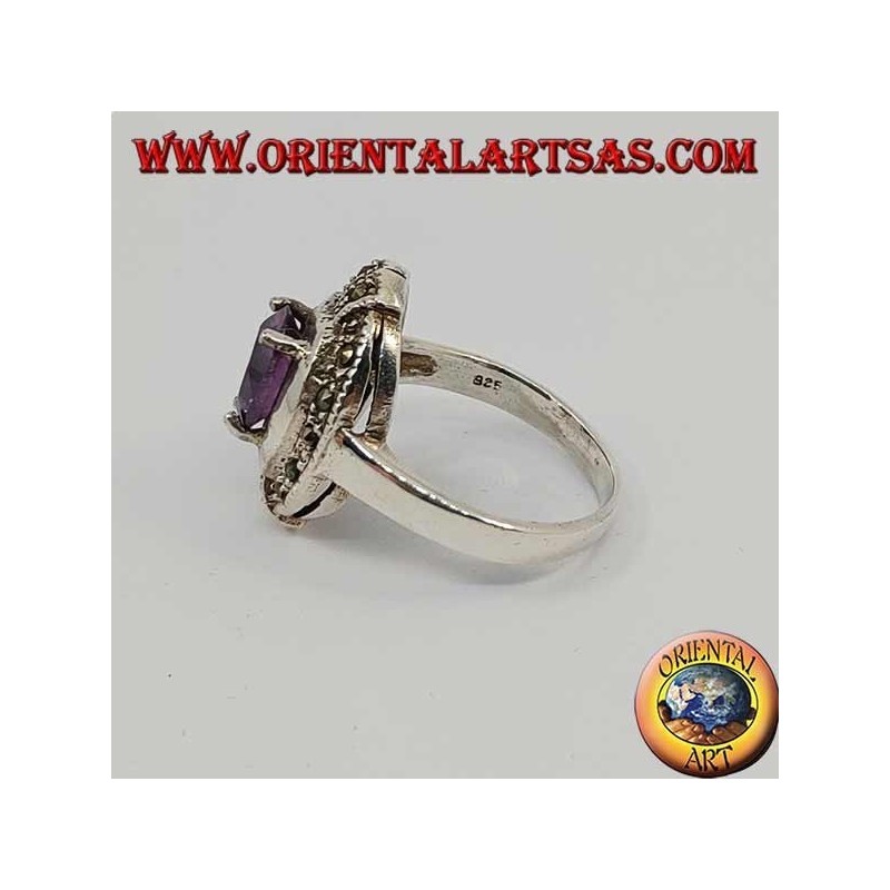 Anillo elíptico de plata con conjunto ovalado natural y amatista de marcasita