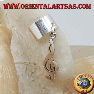 Suave brazalete en plata con clave de sol colgante