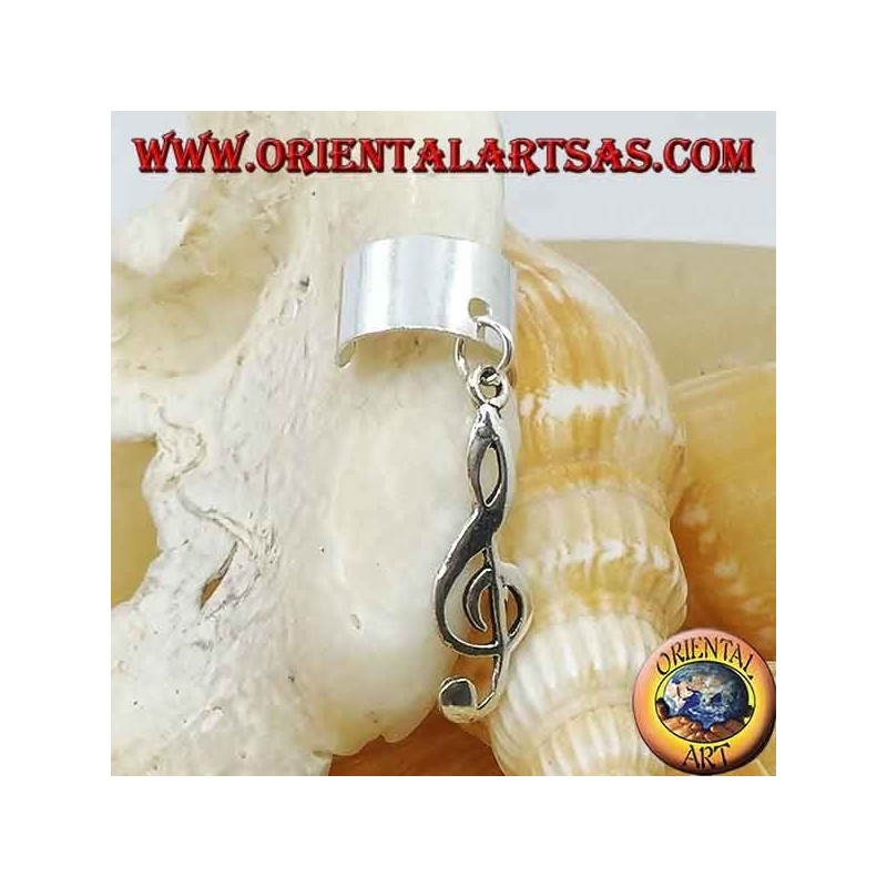 Suave brazalete en plata con clave de sol colgante