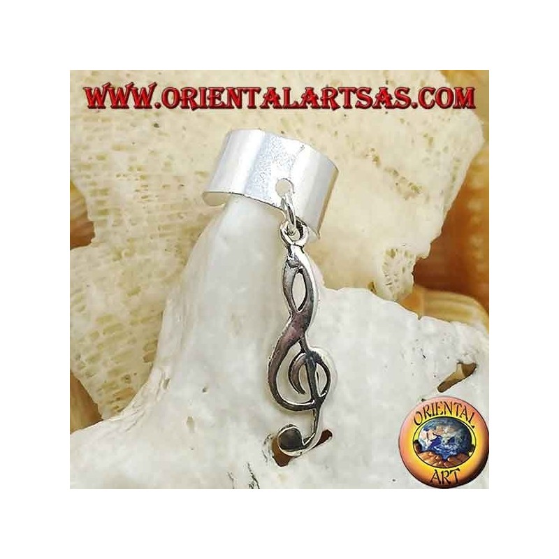 Suave brazalete en plata con clave de sol colgante