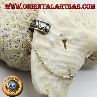 Orecchino Ear Cuff in argento con catenella, lune e fiori in altorilievo