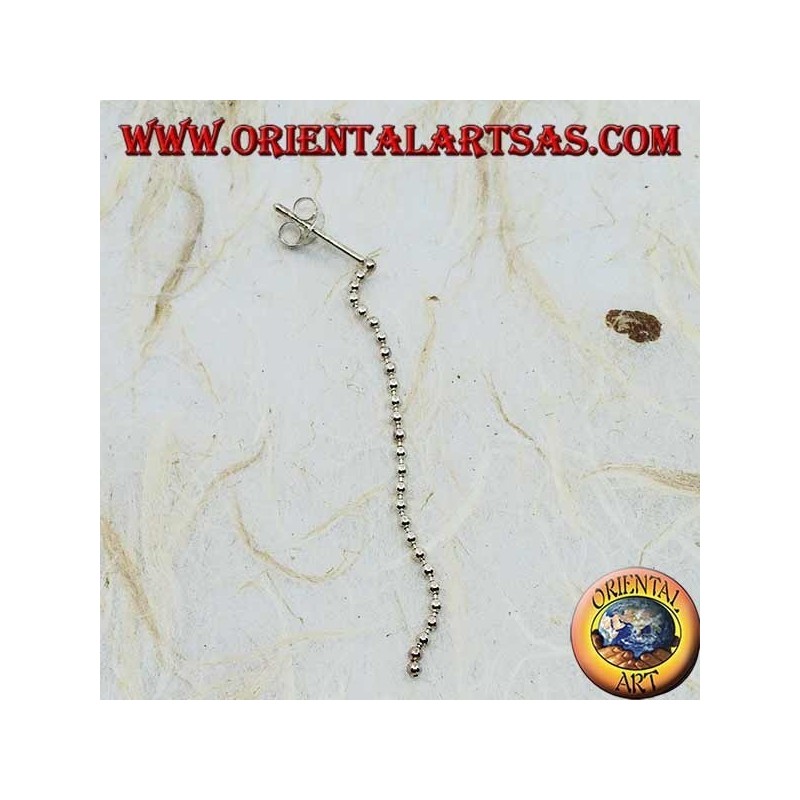 Pendientes de mariposa de plata con una cadena de bolas de 5 cm.