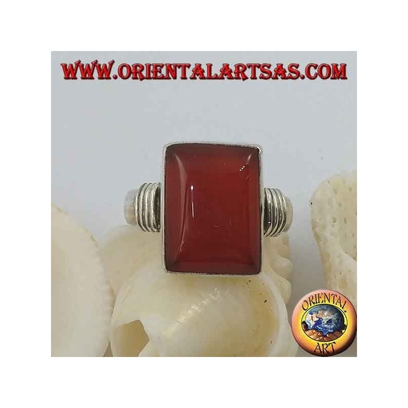 Silberring mit rechteckigem Karneol und drei Linien an den Seiten