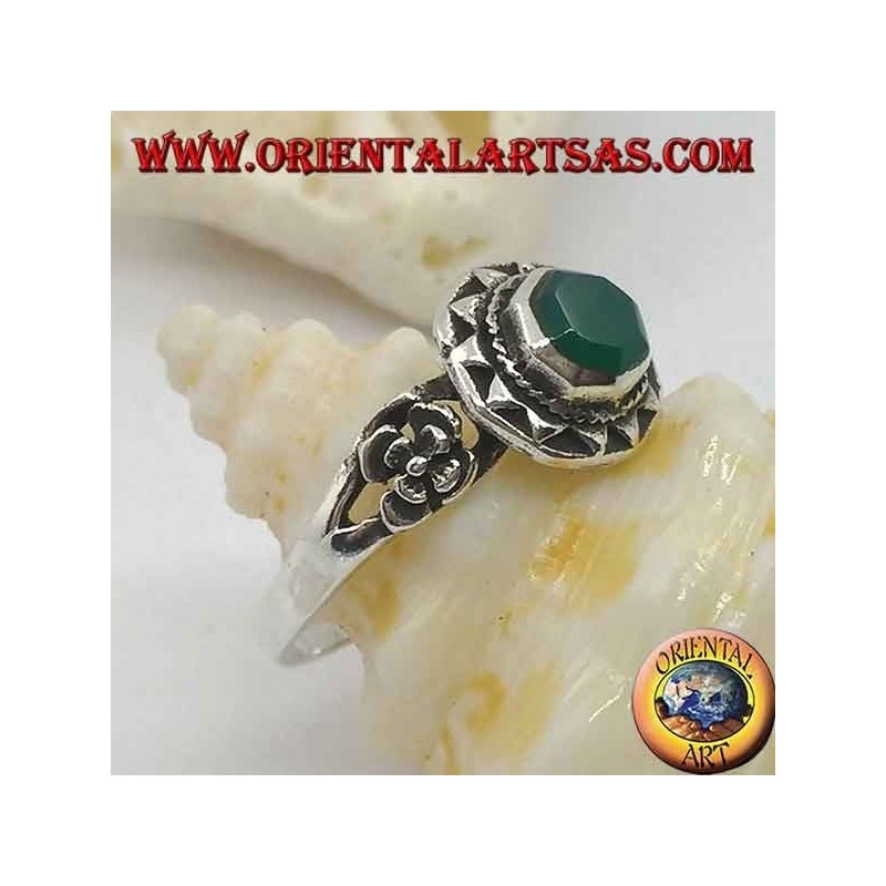 Silver ring with octagonal green agate surrounded by triangles and rose on the sides
