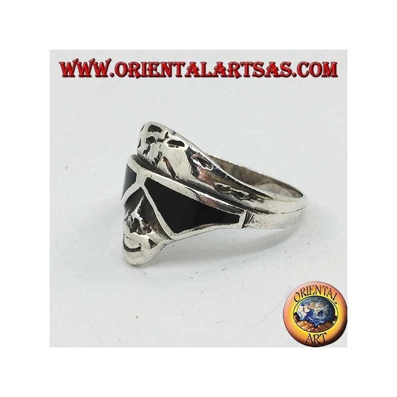 Bague en argent en forme de visage de motard avec des lunettes de soleil avec des verres en onyx