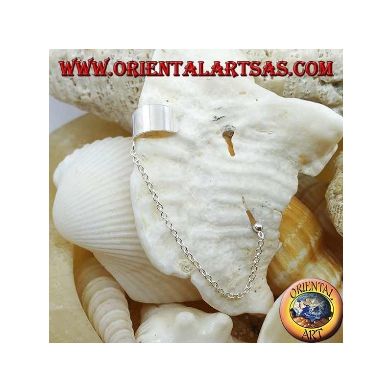 Silberne Ohrmanschette mit Kette, glattes Band