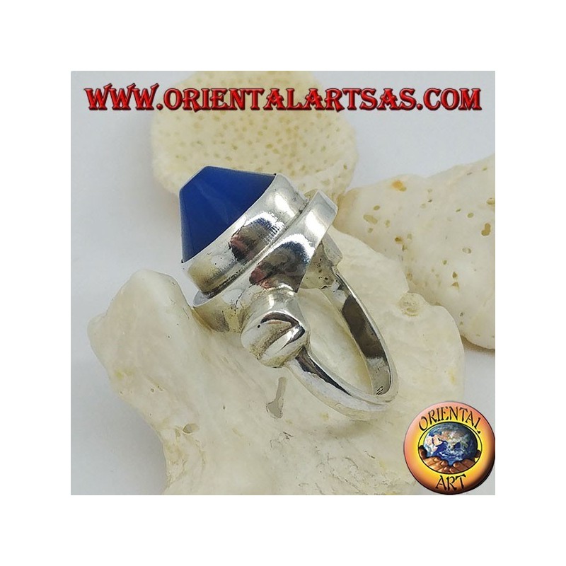 Anello in argento con agata blu conica