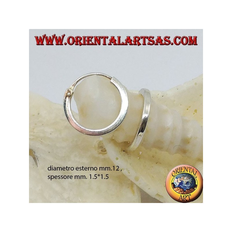Boucle d'oreille en argent, cercle lisse de section carrée de 12 mm