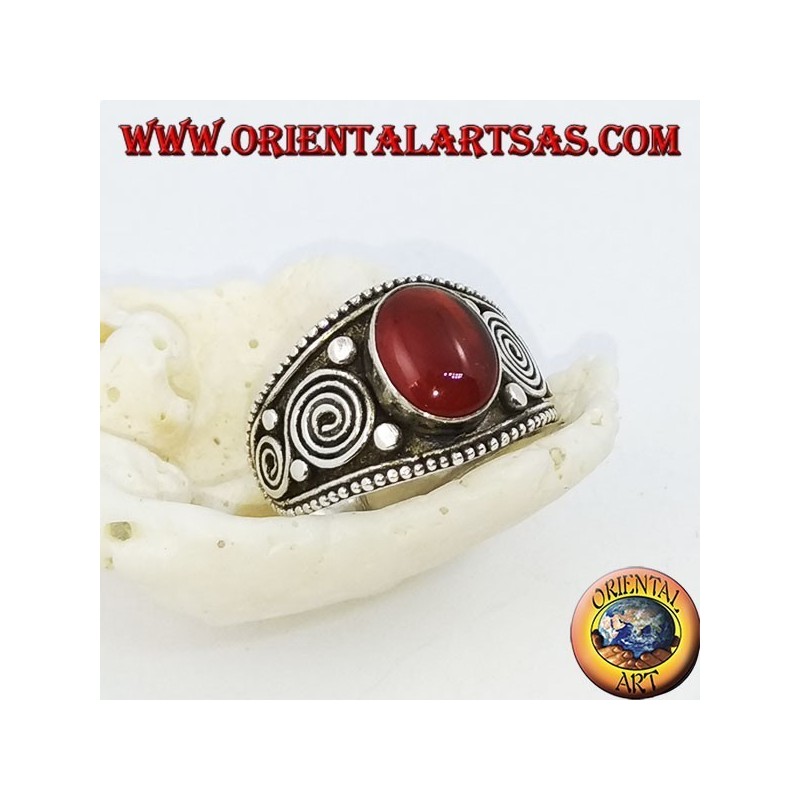 Silberring mit ovalem Karneol und Spiralen an den Seiten