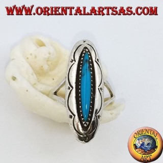 Anillo alargado ovalado de plata con turquesa lanzadera y decoraciones grabadas