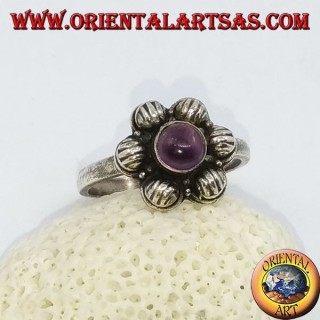Bague fleur en argent à 6 pétales avec cabochon rond améthyste