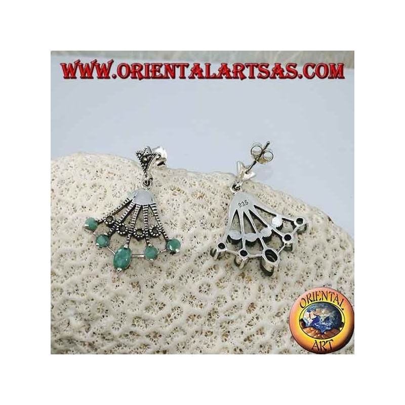 Boucles d'oreilles argent en forme d'éventail avec 5 émeraudes ovales naturelles sur les pointes alternées avec de la marcassite