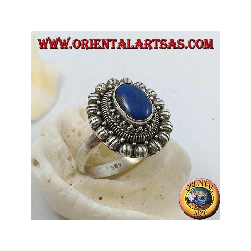 Anello in argento a fiore con lapislazzulo ovale a cabochon