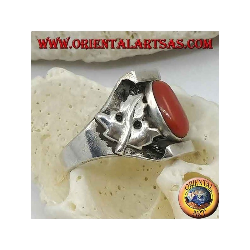 Anello argento con corallo ovale antico e foglie sui lati stile Nepal