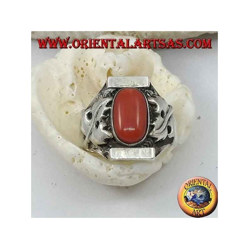 Anello argento con corallo ovale antico e foglie sui lati stile Nepal