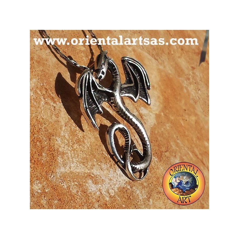 Colgante de plata del dragón del basilisco celta