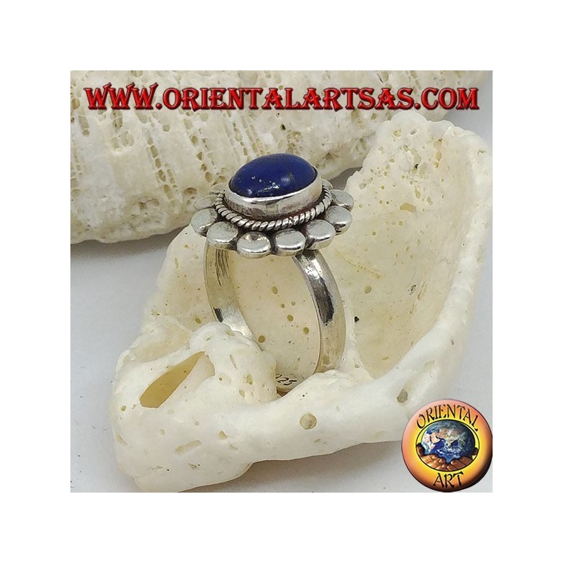 Bague marguerite en argent avec cabochon ovale lapis lazuli et disques de pétales