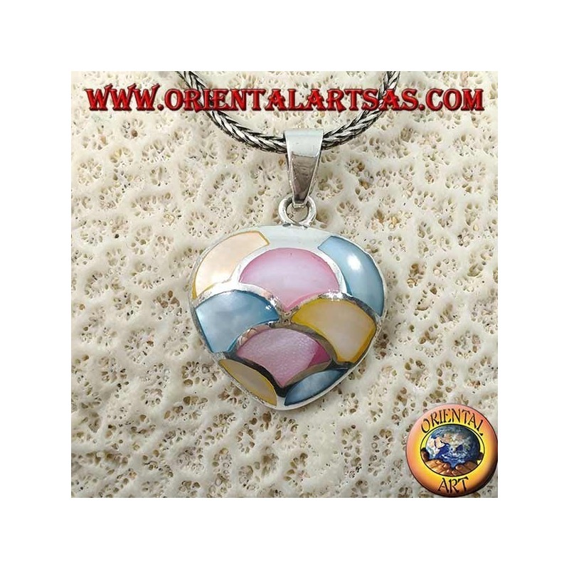 Pendentif en argent en forme de coeur avec mosaïque de nacre colorée en demi-cercles