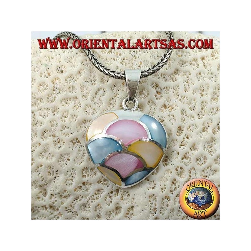 Pendentif en argent en forme de coeur avec mosaïque de nacre colorée en demi-cercles