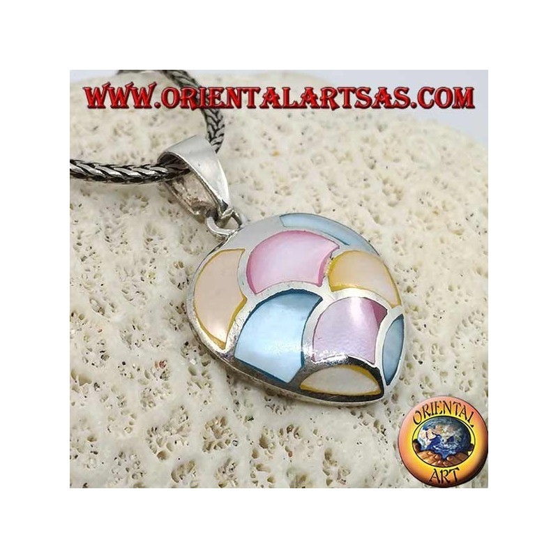 Pendentif en argent en forme de coeur avec mosaïque de nacre colorée en demi-cercles