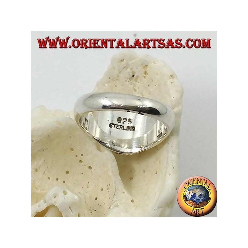 Anillo de plata con un cabujón oval turquesa rodeado de una trenza