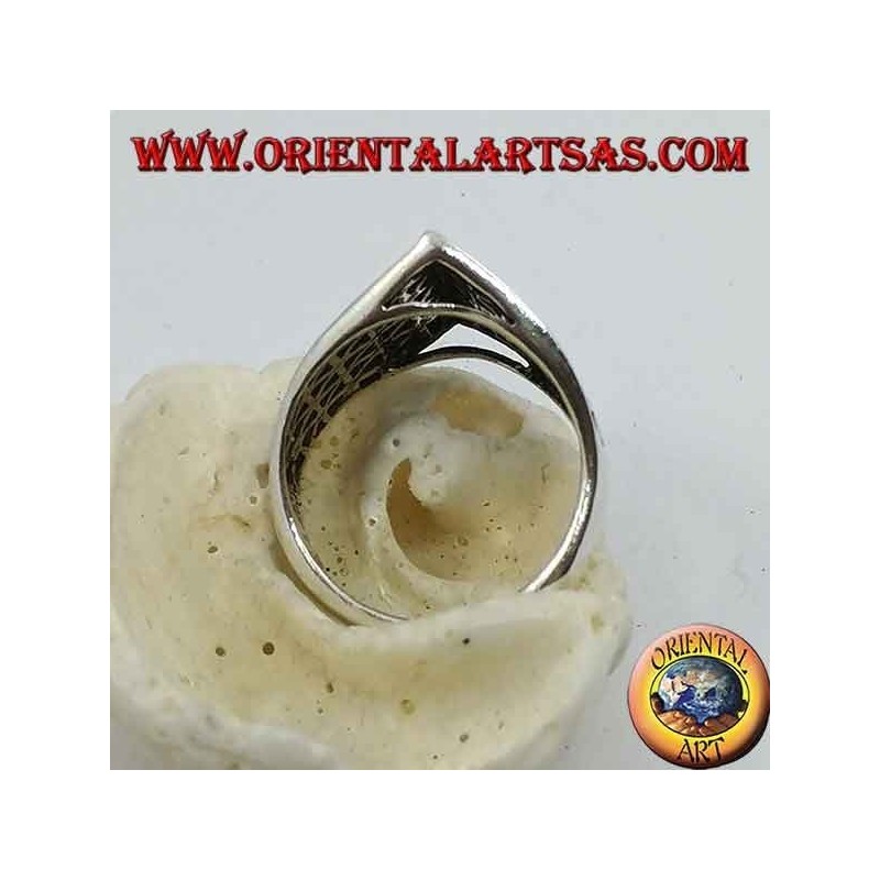 Silver ring with a pointed band in the center with openwork trinagoli decoration